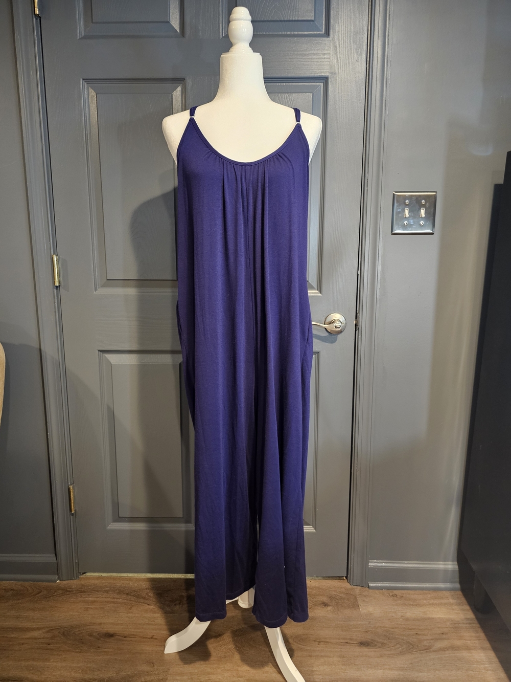 Wide-Leg Sleeveless Jumpsuit in Deep Navy Size M
